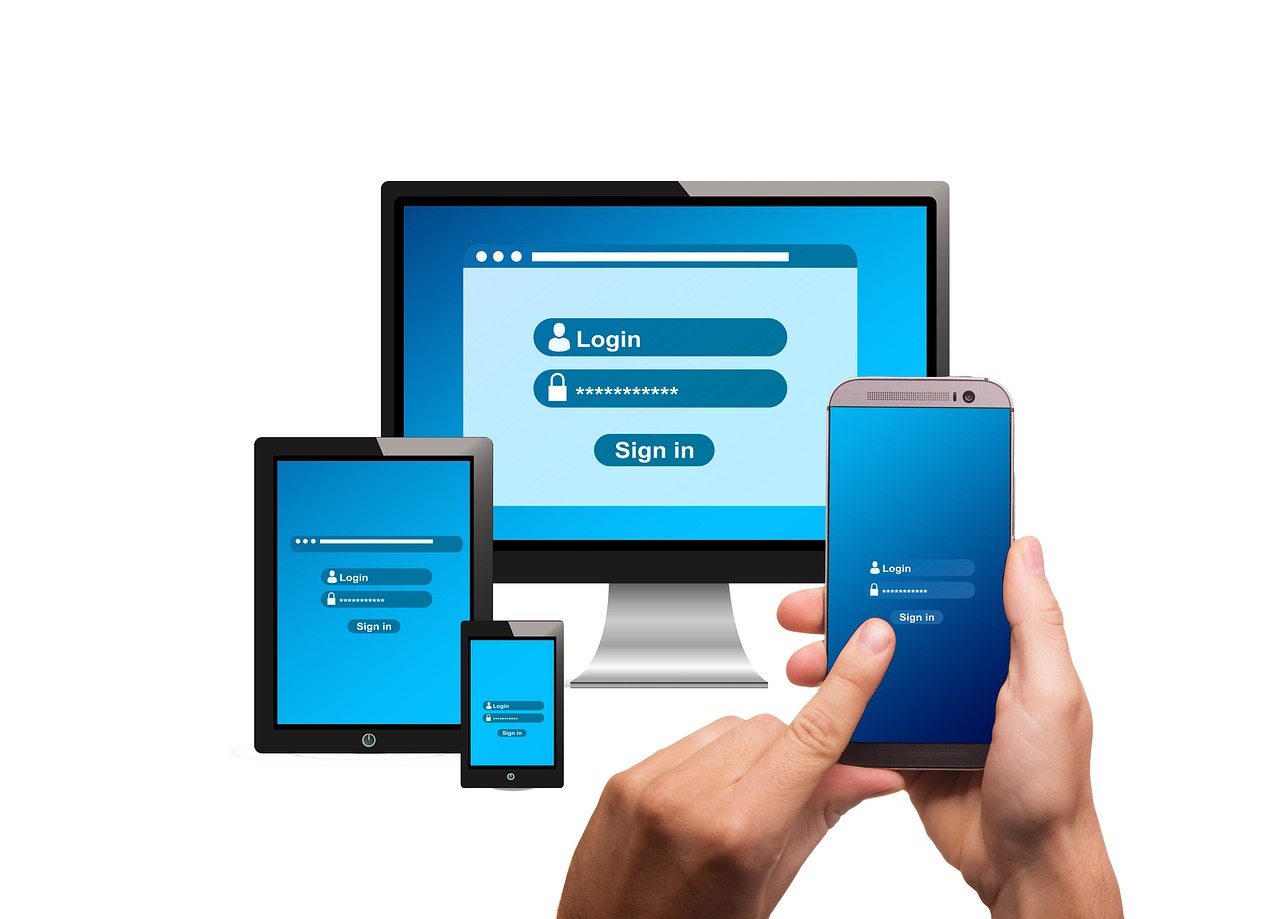 Смартфон с формой регистрации